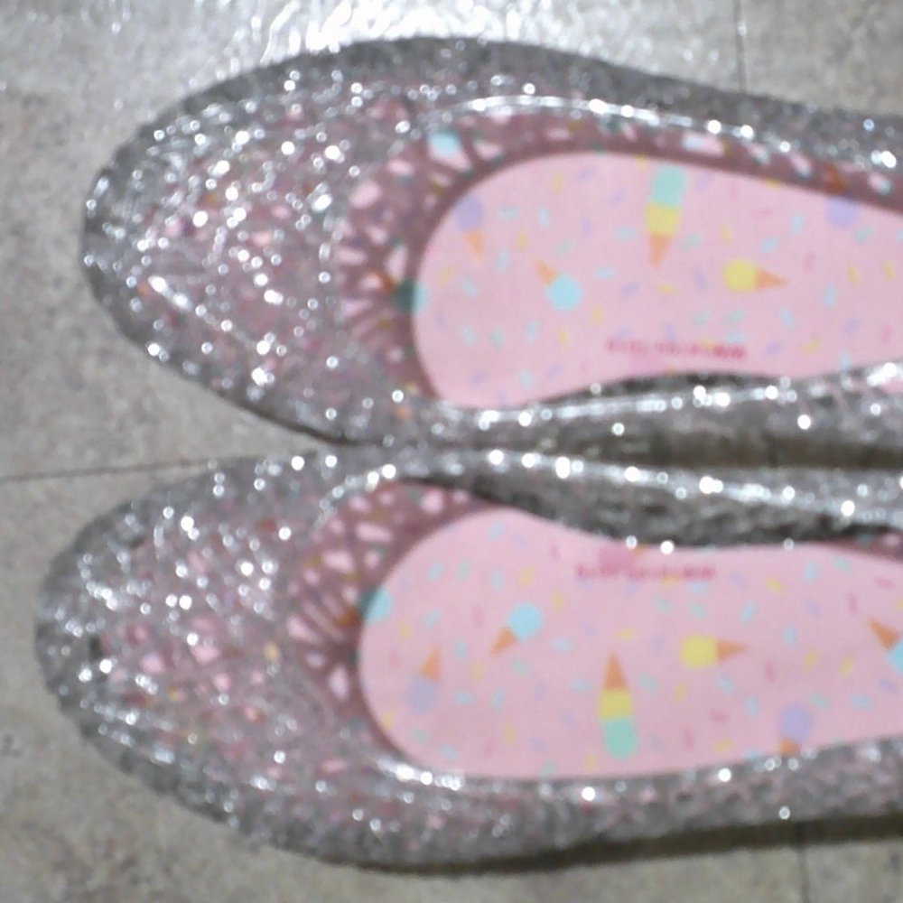 Silver casual jellies